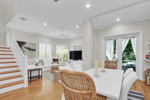 House in Jupiter, Florida 3 bedrooms, 222.41 sq.m. № 2344217 - photo 4