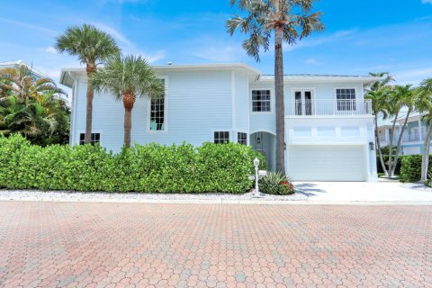 House in Jupiter, Florida 3 bedrooms, 222.41 sq.m. № 2344217 - photo 2
