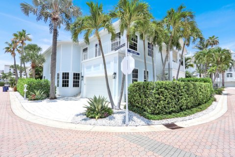 House in Jupiter, Florida 3 bedrooms, 222.41 sq.m. № 2344217
