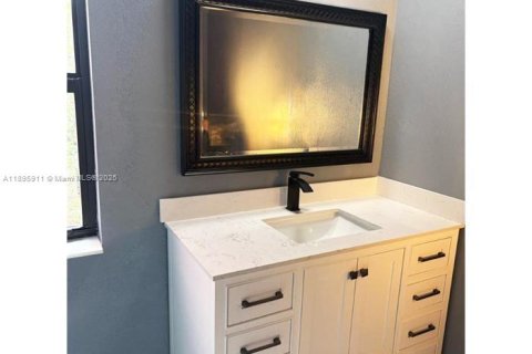 Купить таунхаус в Лодерхилл, Флорида 4 спальни, 143.07м2, № 1950543 - фото 7