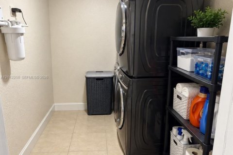Villa ou maison à vendre à Miami, Floride: 3 chambres, 150.78 m2 № 2432538 - photo 7