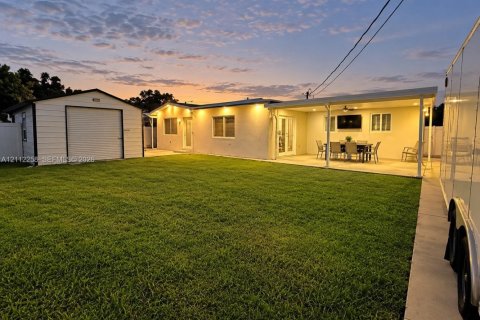 Villa ou maison à vendre à Miami, Floride: 3 chambres, 150.78 m2 № 2432538 - photo 15