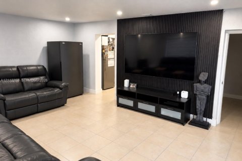 Villa ou maison à vendre à Miami, Floride: 3 chambres, 150.78 m2 № 2432538 - photo 6