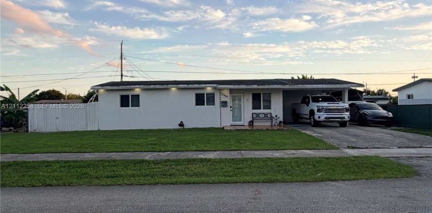 Villa ou maison à Miami, Floride 3 chambres, 150.78 m2 № 2432538