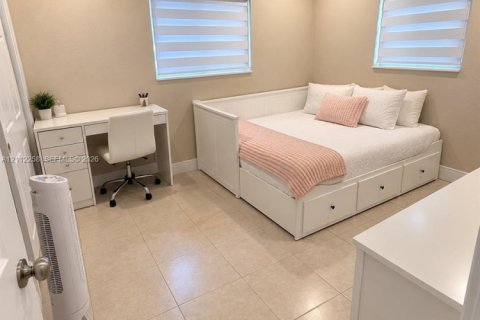Villa ou maison à vendre à Miami, Floride: 3 chambres, 150.78 m2 № 2432538 - photo 9