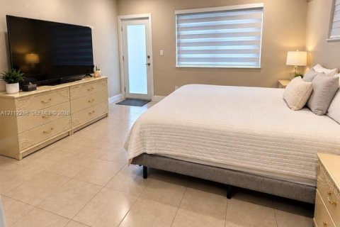 Villa ou maison à vendre à Miami, Floride: 3 chambres, 150.78 m2 № 2432538 - photo 8