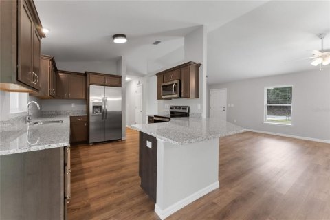 House in Citrus Springs, Florida 3 bedrooms, 149.29 sq.m. № 2157525 - photo 3