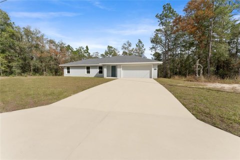 House in Citrus Springs, Florida 3 bedrooms, 149.29 sq.m. № 2157525
