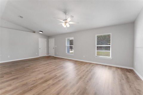House in Citrus Springs, Florida 3 bedrooms, 149.29 sq.m. № 2157525 - photo 6