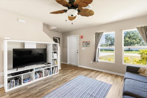 Villa ou maison à vendre à North Port, Floride: 4 chambres, 171.5 m2 № 2216472 - photo 7