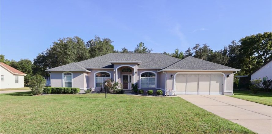 Casa en Ocala, Florida 3 dormitorios, 187.85 m2 № 1902483