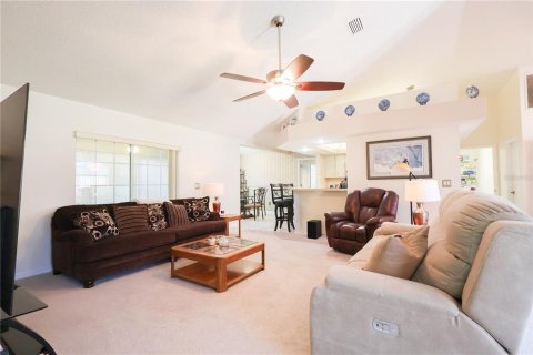 Casa en venta en Ocala, Florida, 3 dormitorios, 187.85 m2 № 1902483 - foto 4
