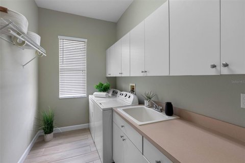 Casa en venta en New Port Richey, Florida, 3 dormitorios, 236.71 m2 № 1910760 - foto 29