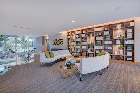 Condo in North Miami Beach, Florida, 2 bedrooms  № 2038052 - photo 22