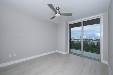 Condo in North Miami Beach, Florida, 2 bedrooms  № 2038052 - photo 8