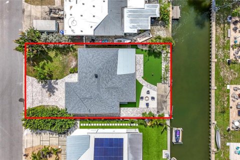 House in Dunedin, Florida 3 bedrooms, 106 sq.m. № 1851531 - photo 3