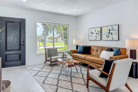 House in Dunedin, Florida 3 bedrooms, 106 sq.m. № 1851531 - photo 10
