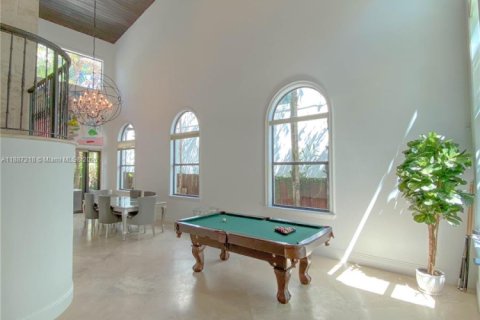 Casa en alquiler en Miami, Florida, 4 dormitorios, 389.35 m2 № 2031759 - foto 2