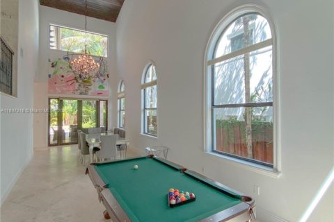 Casa en alquiler en Miami, Florida, 4 dormitorios, 389.35 m2 № 2031759 - foto 3