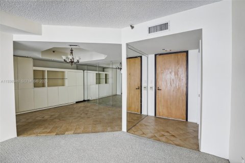 Снять в аренду кондоминиум в Авентура, Флорида 2 спальни, 155.8м2, № 2000409 - фото 7