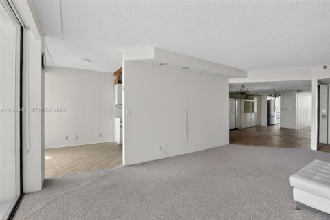 Снять в аренду кондоминиум в Авентура, Флорида 2 спальни, 155.8м2, № 2000409 - фото 8