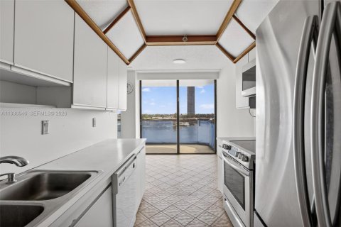 Снять в аренду кондоминиум в Авентура, Флорида 2 спальни, 155.8м2, № 2000409 - фото 13