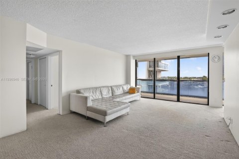 Снять в аренду кондоминиум в Авентура, Флорида 2 спальни, 155.8м2, № 2000409 - фото 4