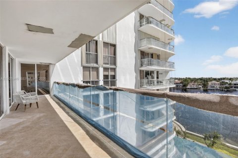 Снять в аренду кондоминиум в Авентура, Флорида 2 спальни, 155.8м2, № 2000409 - фото 28