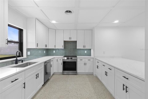 Villa ou maison à vendre à Orlando, Floride: 3 chambres, 144.93 m2 № 2215586 - photo 10