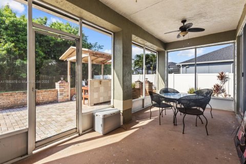 Villa ou maison à vendre à Port St. Lucie, Floride: 4 chambres, 191.84 m2 № 1922221 - photo 29