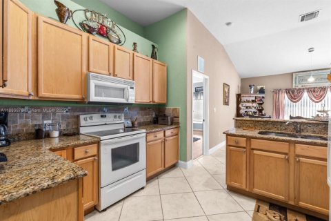 Villa ou maison à vendre à Port St. Lucie, Floride: 4 chambres, 191.84 m2 № 1922221 - photo 3