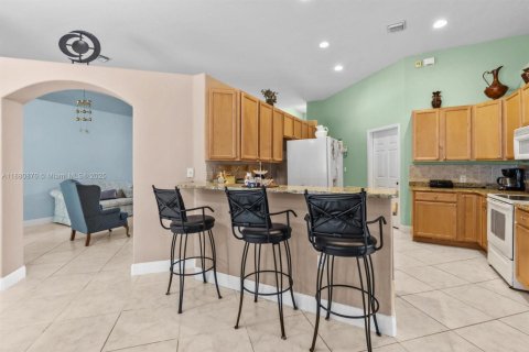 Villa ou maison à vendre à Port St. Lucie, Floride: 4 chambres, 191.84 m2 № 1922221 - photo 11