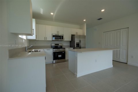 Villa ou maison à louer à Homestead, Floride: 4 chambres № 2168342 - photo 30