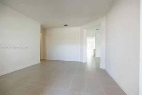 Villa ou maison à louer à Homestead, Floride: 4 chambres № 2168342 - photo 16