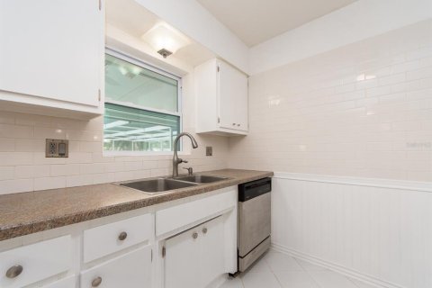 House in Dunedin, Florida 3 bedrooms, 134.15 sq.m. № 1876242 - photo 14