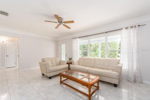 House in Dunedin, Florida 3 bedrooms, 134.15 sq.m. № 1876242 - photo 6