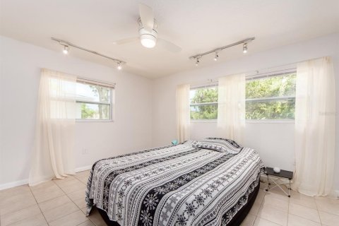 House in Dunedin, Florida 3 bedrooms, 134.15 sq.m. № 1876242 - photo 22