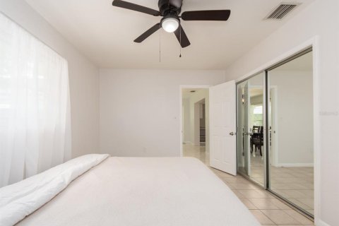 House in Dunedin, Florida 3 bedrooms, 134.15 sq.m. № 1876242 - photo 19