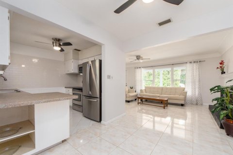 House in Dunedin, Florida 3 bedrooms, 134.15 sq.m. № 1876242 - photo 11