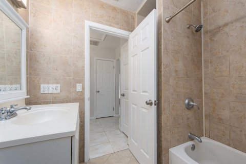 House in Dunedin, Florida 3 bedrooms, 134.15 sq.m. № 1876242 - photo 25