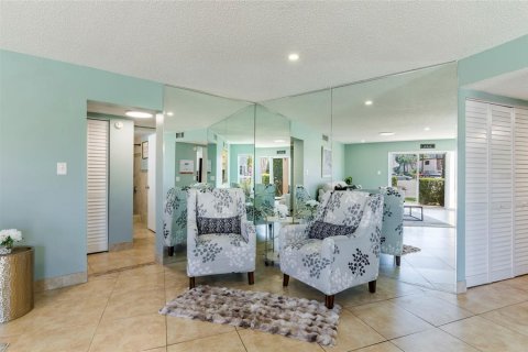 Condominio en venta en Saint Pete Beach, Florida, 2 dormitorios, 126.72 m2 № 2210468 - foto 20