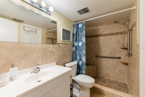 Condominio en venta en Saint Pete Beach, Florida, 2 dormitorios, 126.72 m2 № 2210468 - foto 28