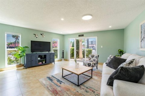 Condominio en venta en Saint Pete Beach, Florida, 2 dormitorios, 126.72 m2 № 2210468 - foto 22