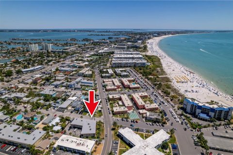Condominio en venta en Saint Pete Beach, Florida, 2 dormitorios, 126.72 m2 № 2210468 - foto 5
