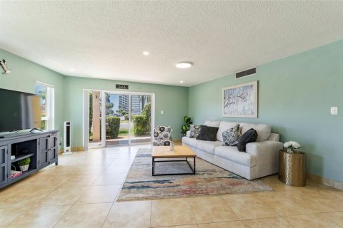 Condominio en venta en Saint Pete Beach, Florida, 2 dormitorios, 126.72 m2 № 2210468 - foto 21