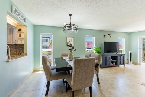 Condominio en venta en Saint Pete Beach, Florida, 2 dormitorios, 126.72 m2 № 2210468 - foto 18