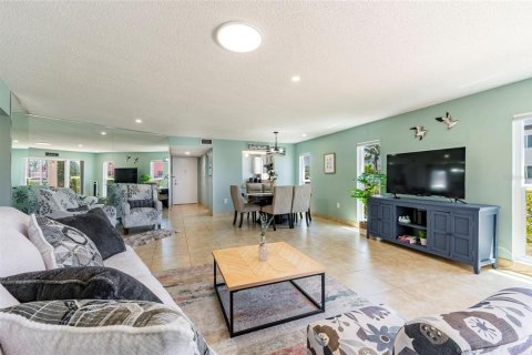 Condominio en venta en Saint Pete Beach, Florida, 2 dormitorios, 126.72 m2 № 2210468 - foto 24