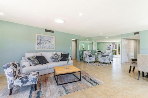Condominio en venta en Saint Pete Beach, Florida, 2 dormitorios, 126.72 m2 № 2210468 - foto 23