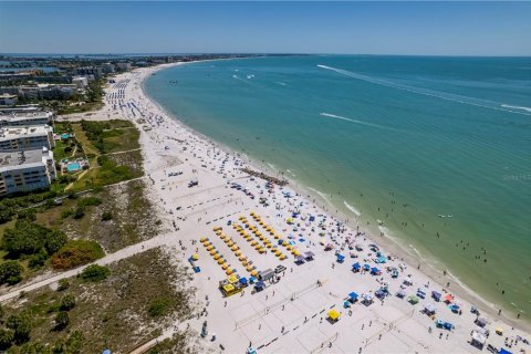 Condominio en venta en Saint Pete Beach, Florida, 2 dormitorios, 126.72 m2 № 2210468 - foto 6