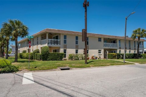 Condominio en venta en Saint Pete Beach, Florida, 2 dormitorios, 126.72 m2 № 2210468 - foto 10